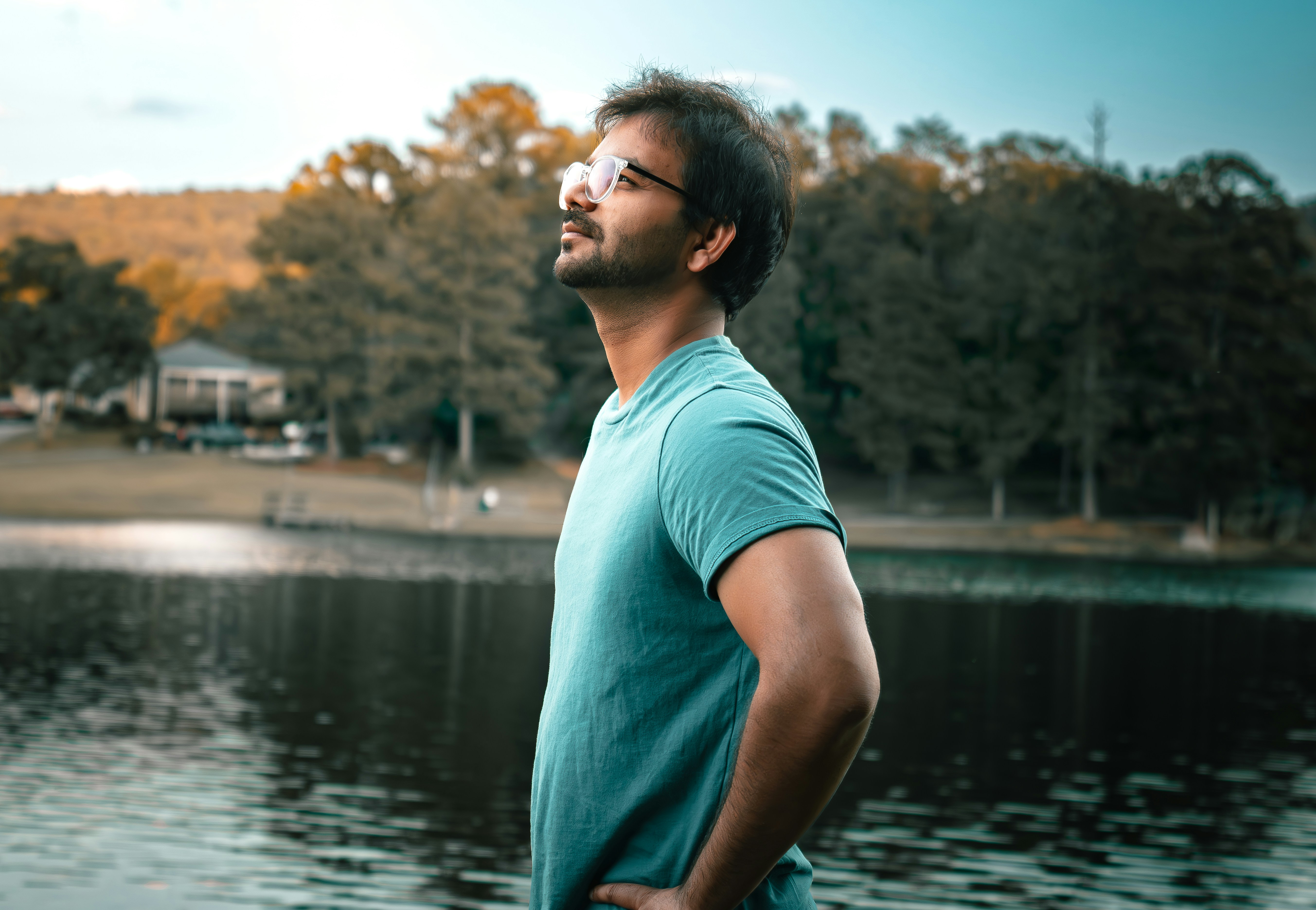 18K金项链细节与佩戴效果展示