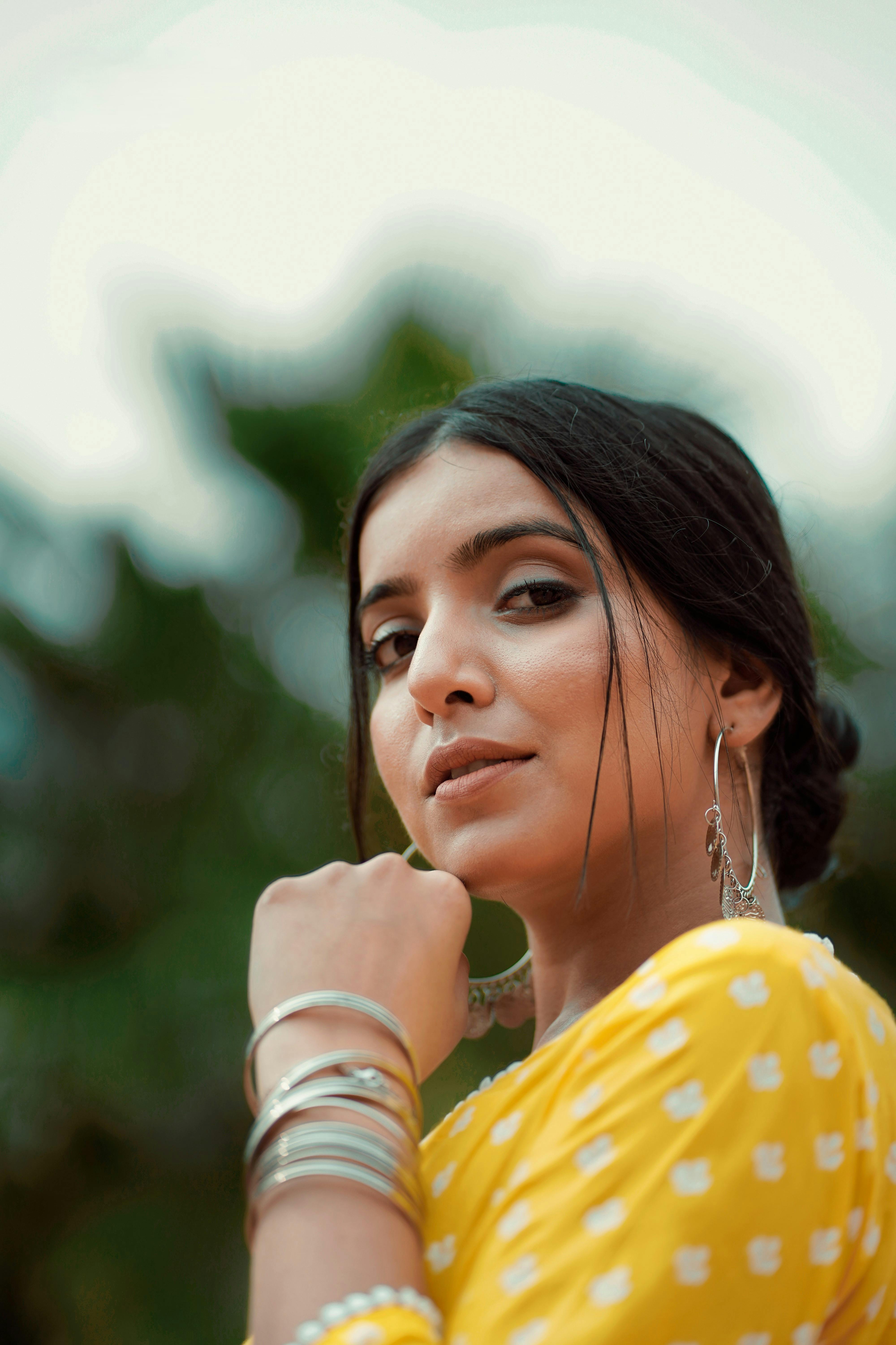 评分榜缩略图：电影风格的城市街景质感