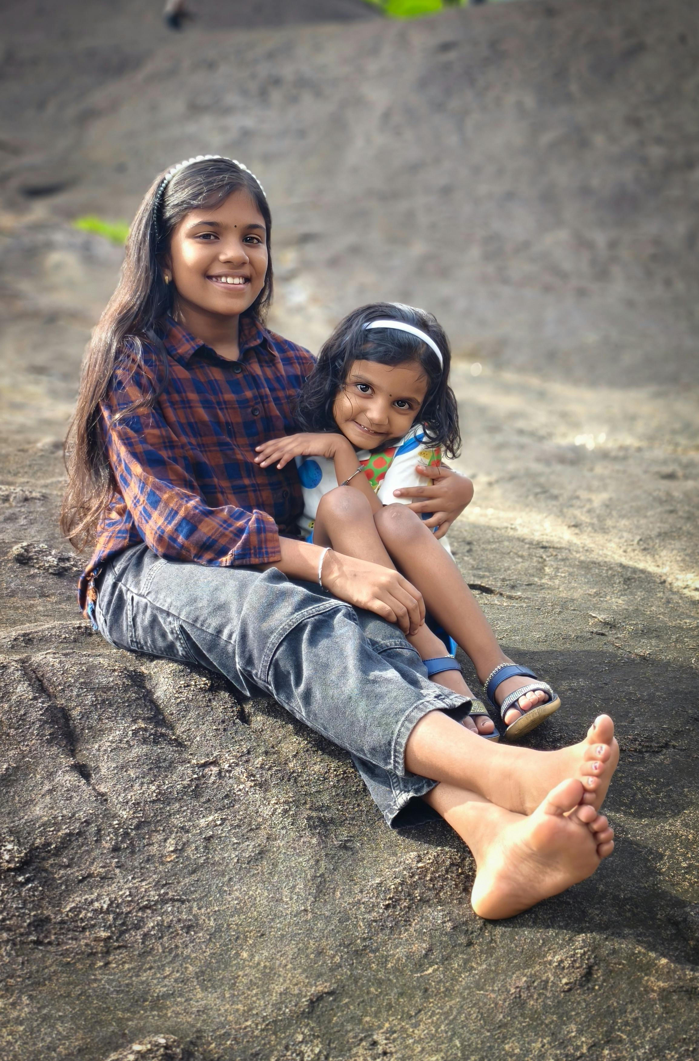 热播海报背景图：丁香在线视频网推荐