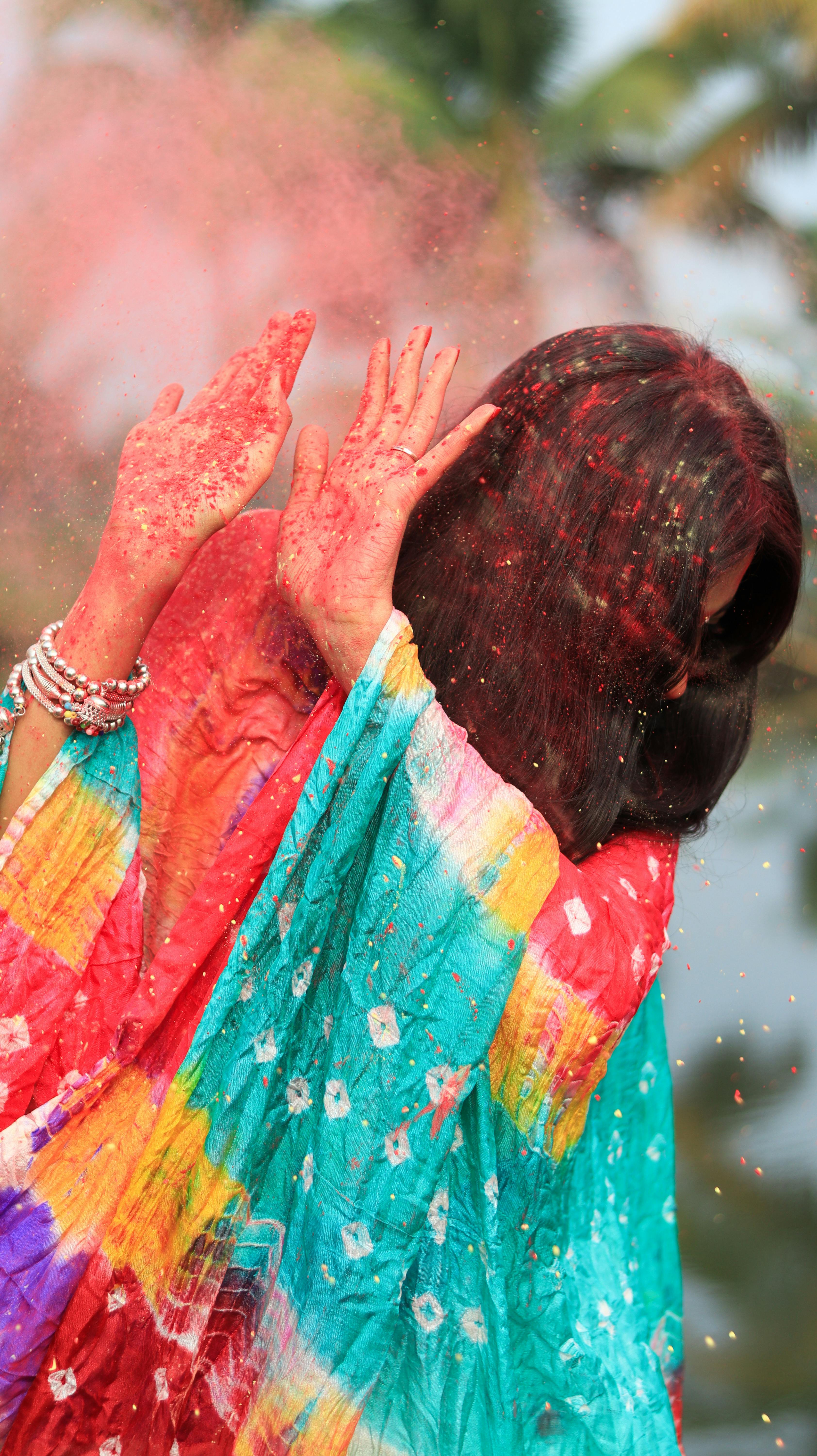 活动舞台与灯光氛围的影像画面