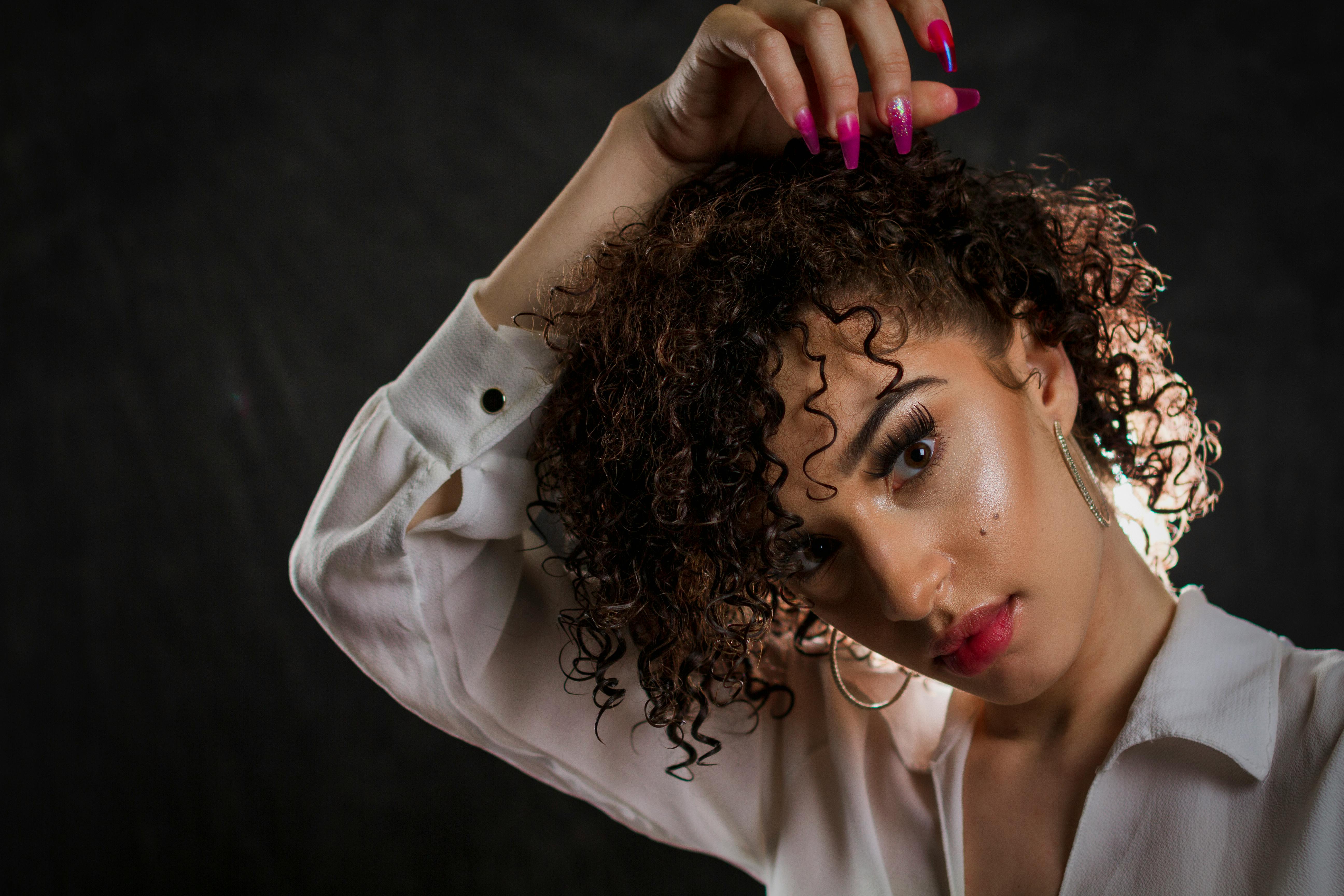 商务团队讨论的照片，用于演示封面预览