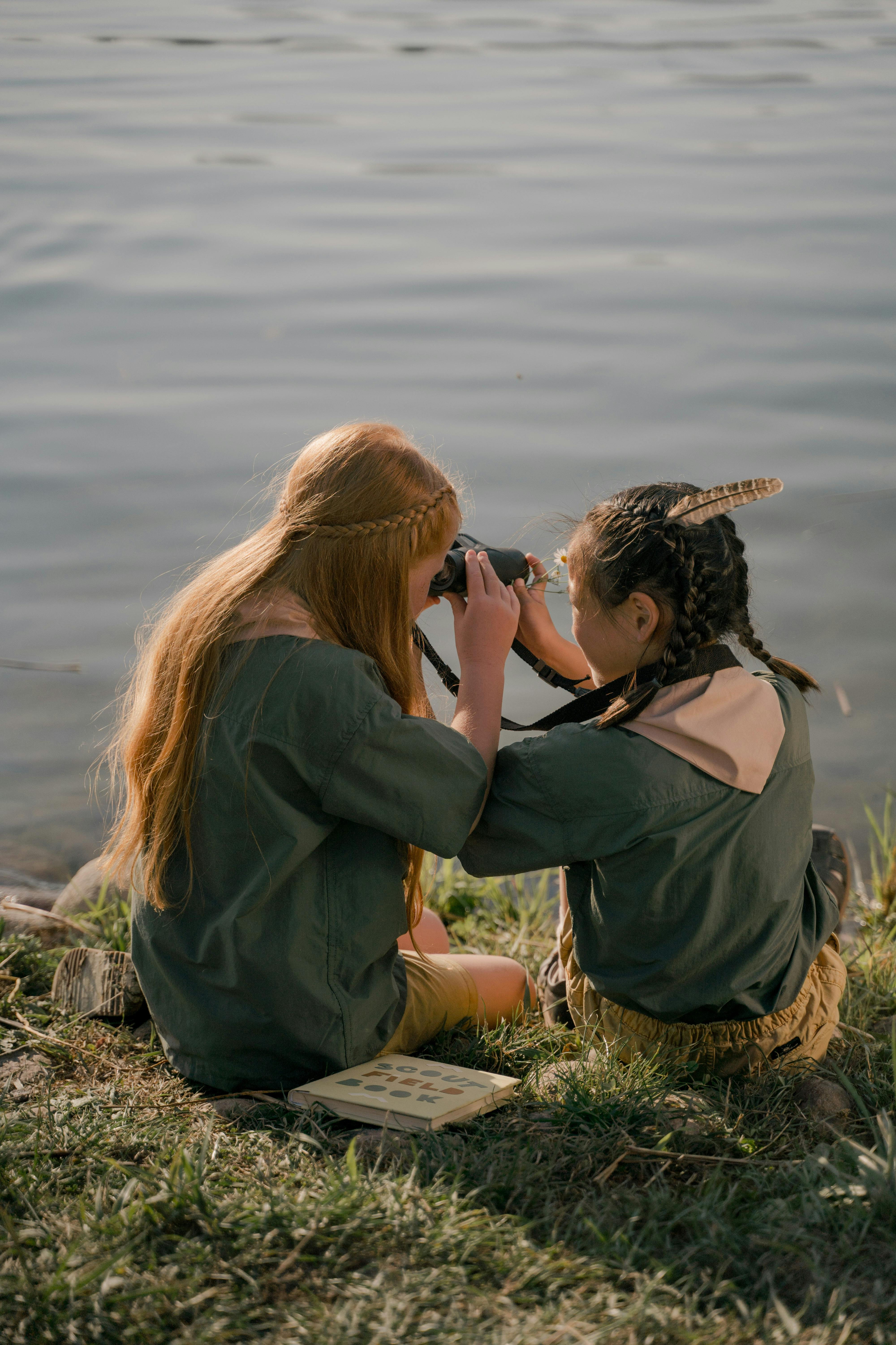 最新内容缩略图：主题线索与情绪转折