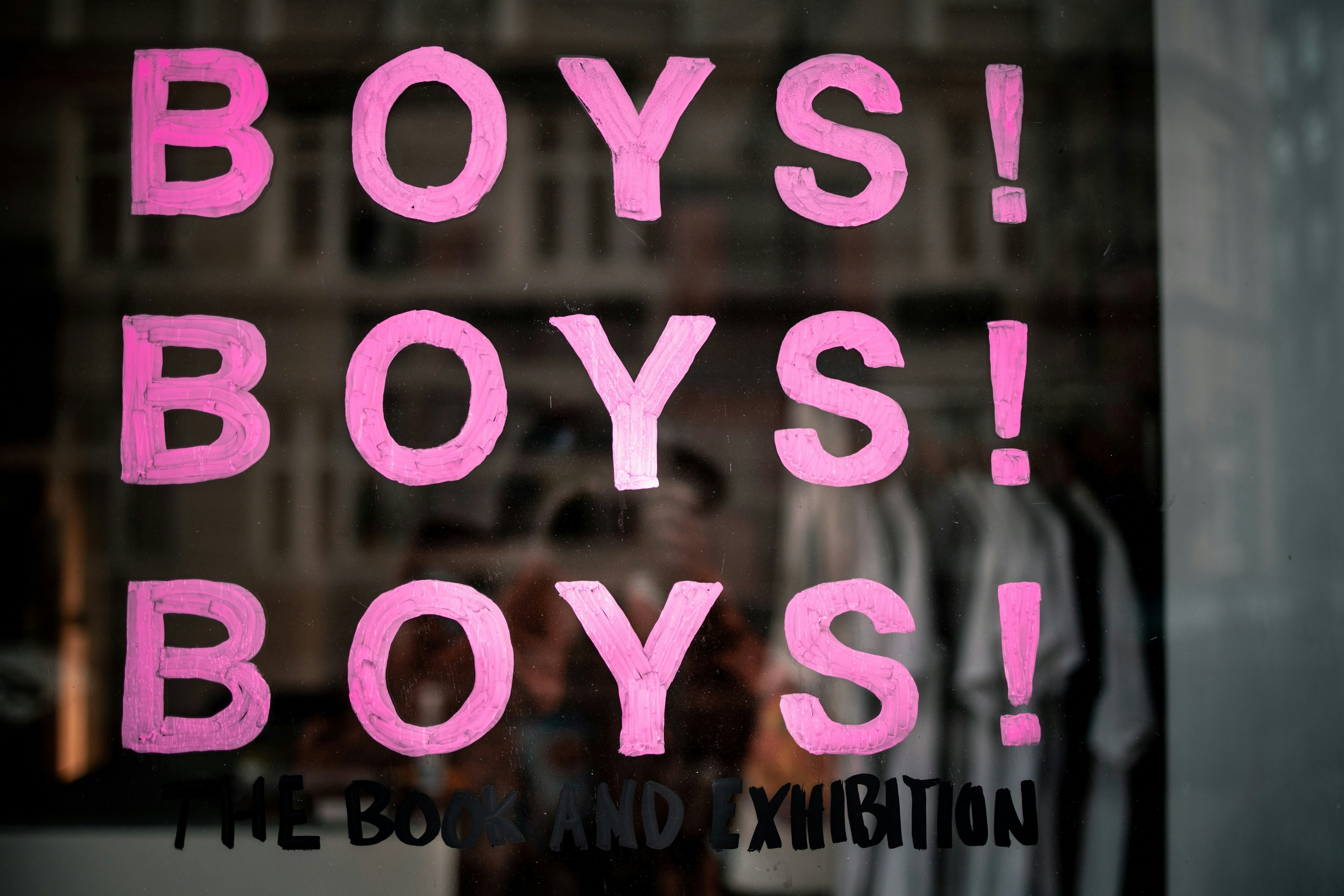 封面：霓虹边界